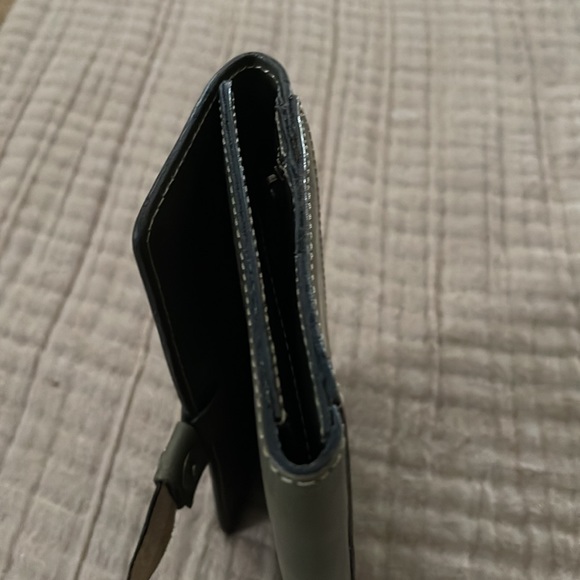 Patricia Nash Colli Oil Rub Wallet - Picture 3 of 8